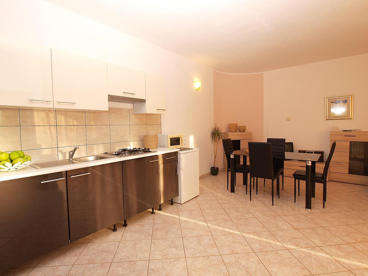 Apartments Dusanka 799 ฟาชานา ภายนอก รูปภาพ