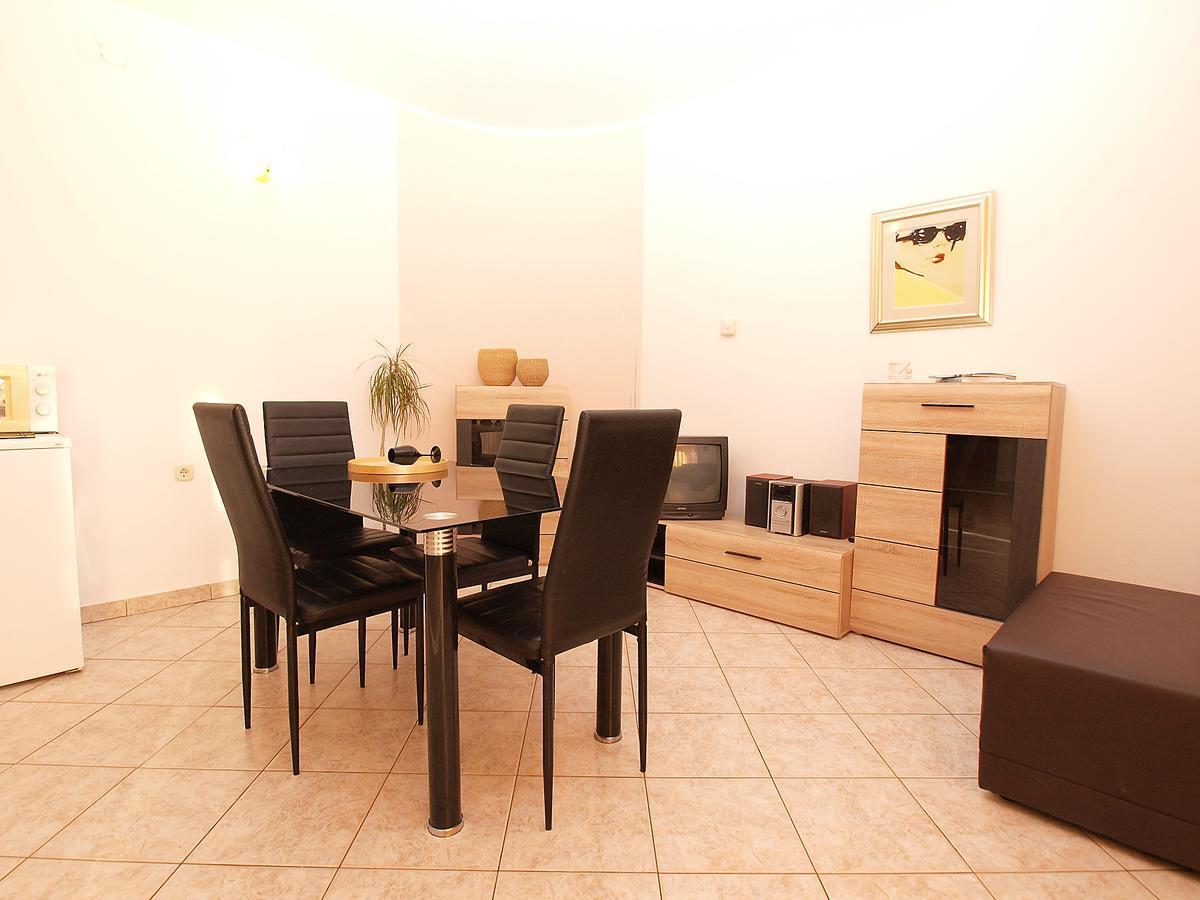 Apartments Dusanka 799 ฟาชานา ภายนอก รูปภาพ